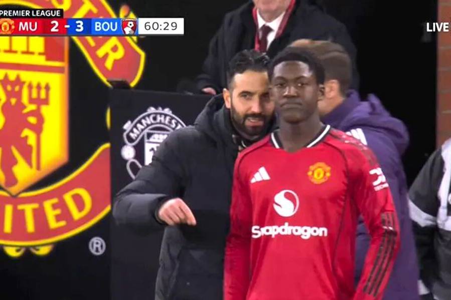 曼联战维拉将定新帝星去留！卡塞米罗停赛若再不首发，他必闹转会